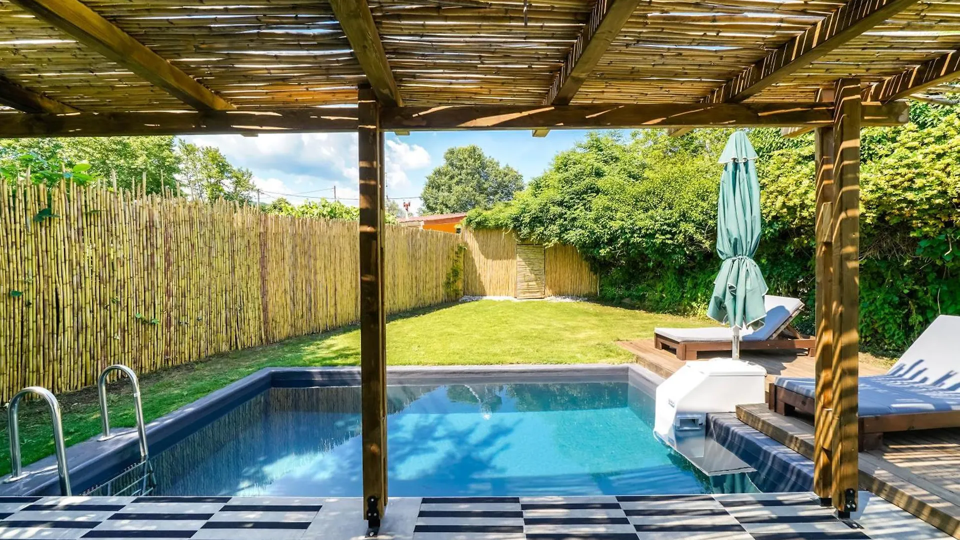 Prázdninový dům Vila Rafaelo Poolside Olympiada